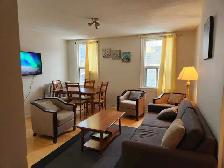 Furnished big room, shared 2-bedroom apt, 5-minute walk to Eaton - Photo 9