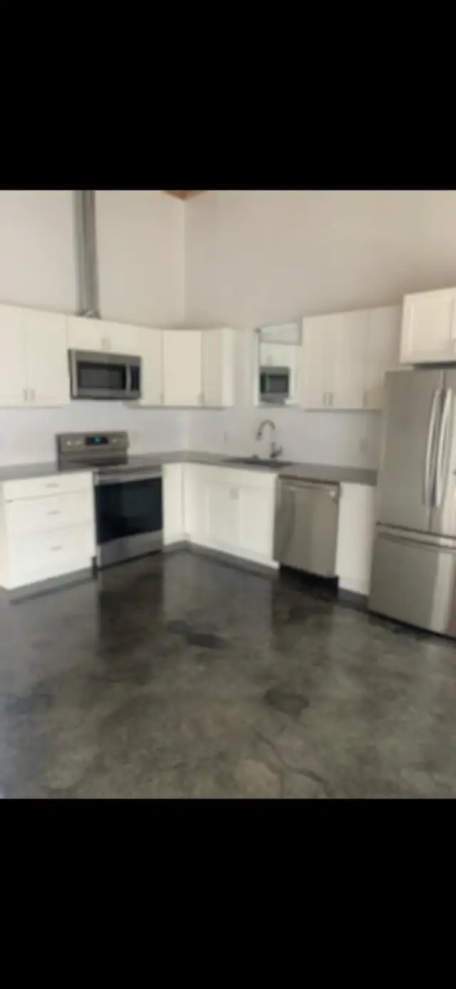 2 bedroom, 1 bath suite in Sicamous. - Photo 2