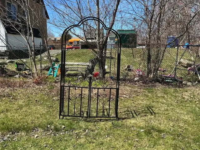 Traditional Iron Garden Arch with Gate! - Photo 2
