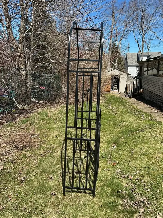 Traditional Iron Garden Arch with Gate! - Photo 4