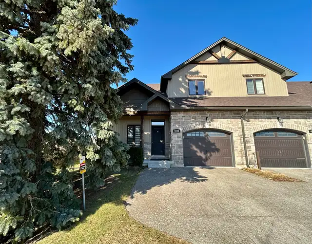 STUNNING 3 Bedroom Luxury Townhome in VINELAND!