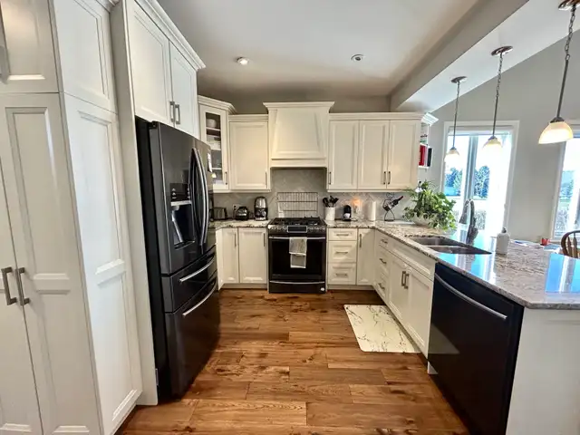 STUNNING 3 Bedroom Luxury Townhome in VINELAND! - Photo 6