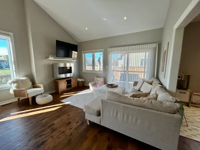 STUNNING 3 Bedroom Luxury Townhome in VINELAND! - Photo 9