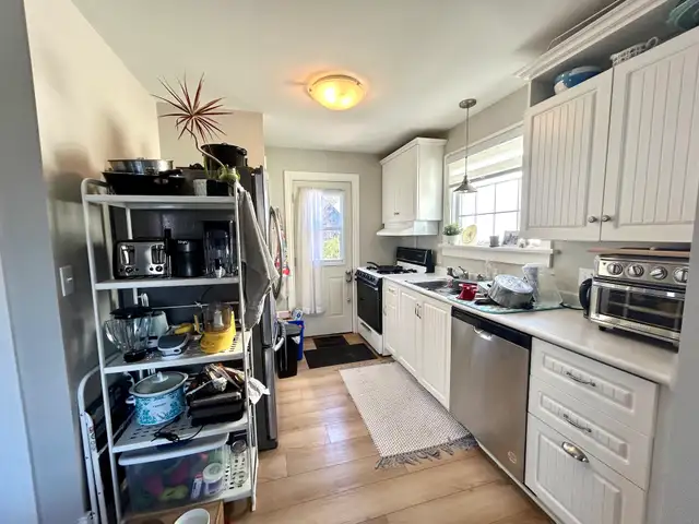 Main Floor Unit Located in Central Welland! - Photo 9