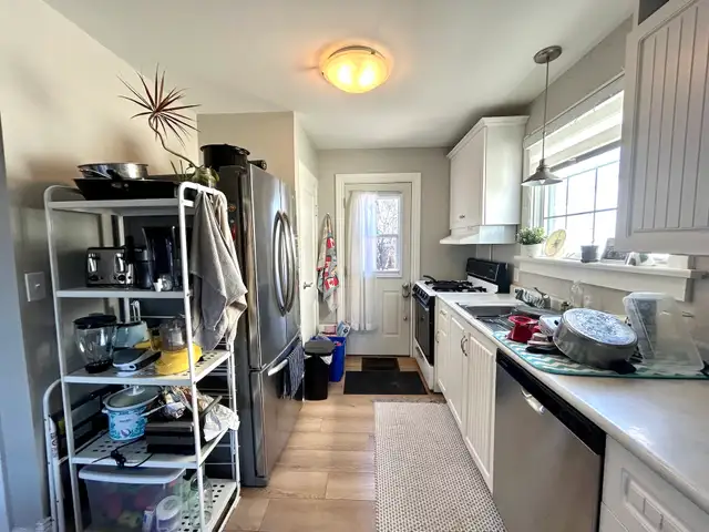 Main Floor Unit Located in Central Welland! - Photo 10