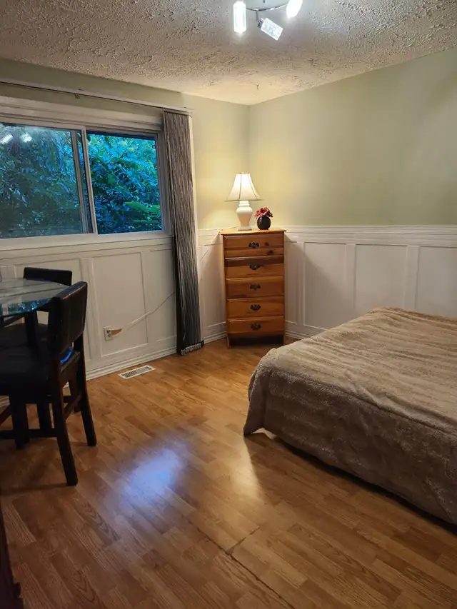 2 Furnished Rooms For Rent, FEMALE ONLY near Western Uni