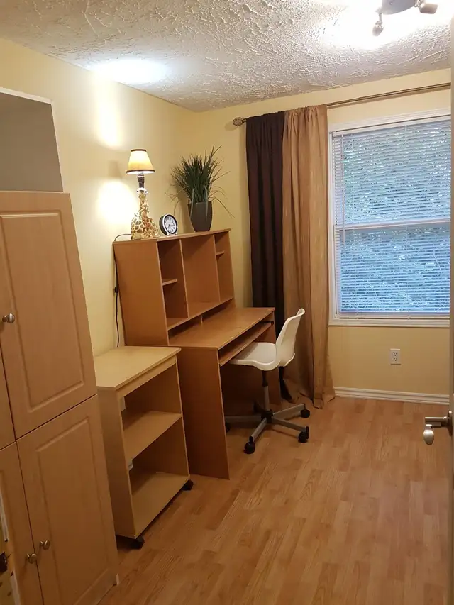 2 Furnished Rooms For Rent, FEMALE ONLY near Western Uni - Photo 2