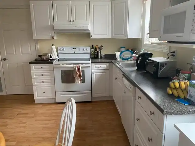 2 Furnished Rooms For Rent, FEMALE ONLY near Western Uni - Photo 7