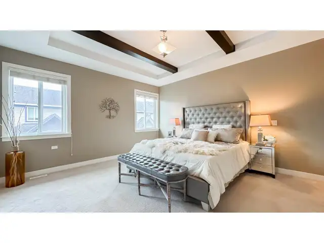Clean and Beautiful 4 Bdrm large Townhome for Rent- South Surrey - Photo 6