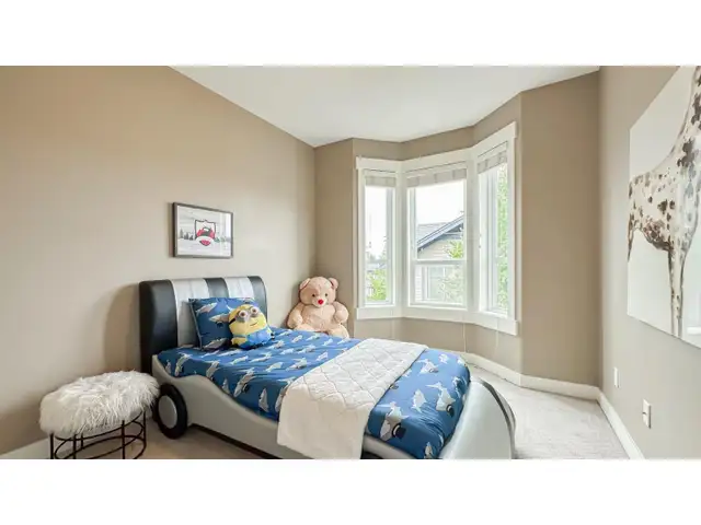 Clean and Beautiful 4 Bdrm large Townhome for Rent- South Surrey - Photo 9