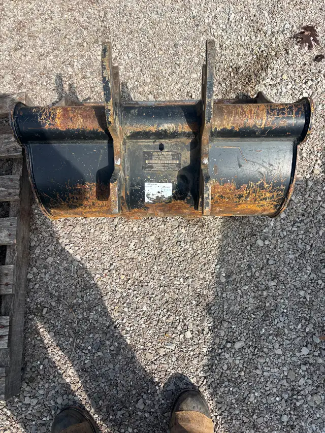 JOHN DEERE EXCAVATOR DITCHING BUCKET - Photo 2