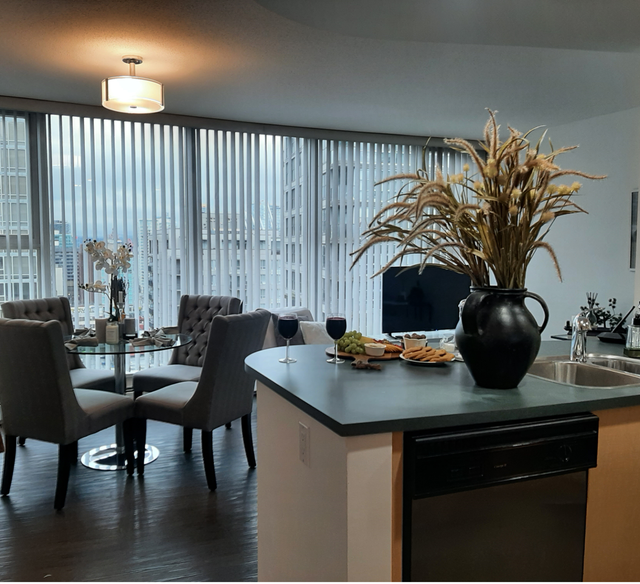 1 Bedroom Yaletown Furnished Condo - Photo 2