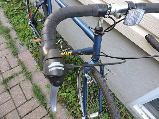 Vélo de route performance Giant, Shimano Sora - Photo 2