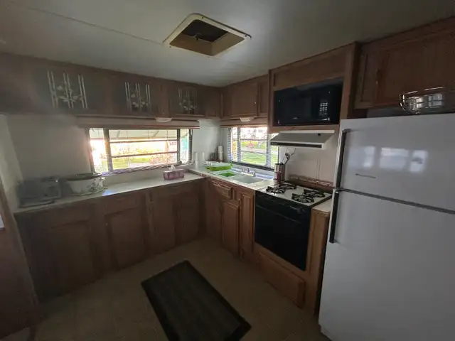 Beautiful trailer with full size add-on steps from the beach! - Photo 5