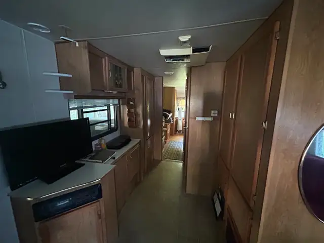 Beautiful trailer with full size add-on steps from the beach! - Photo 7