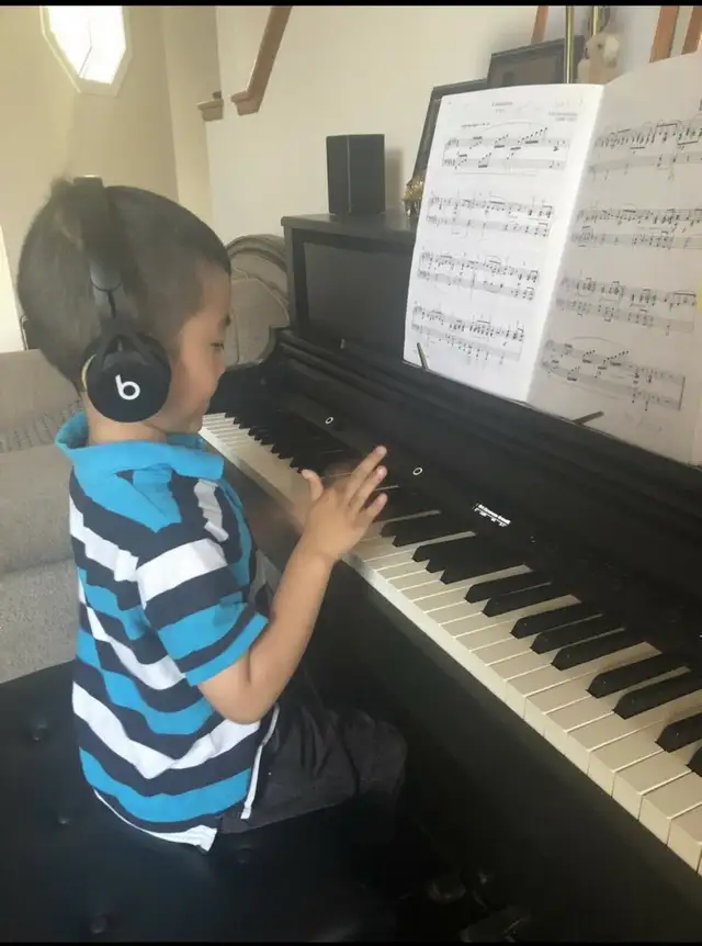 Piano lesson ( Erin Grove SE)