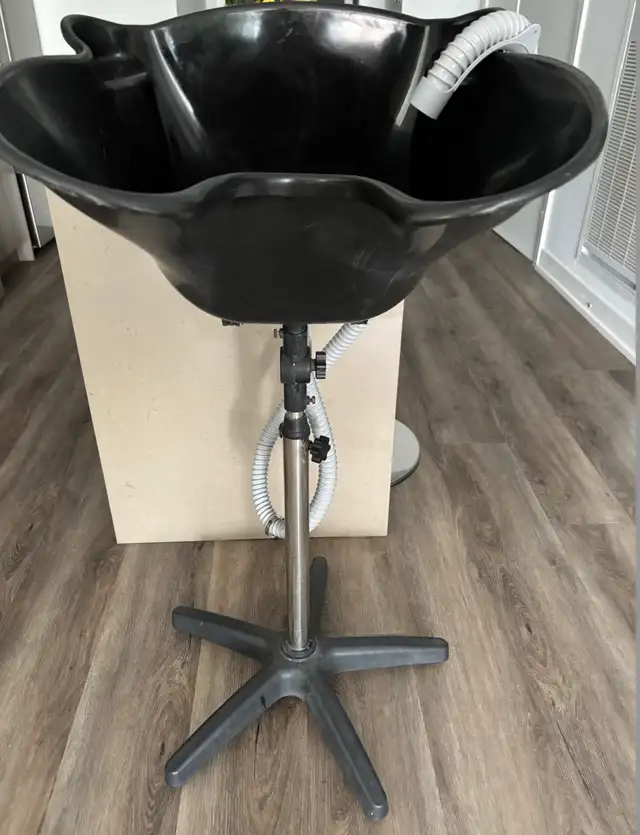 Portable hair washing sink