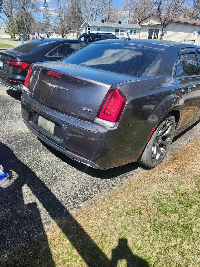 2015 Chrysler 300s - Photo 3