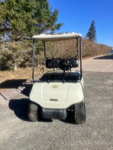 01 Yamaha G16 Gas Golf Cart