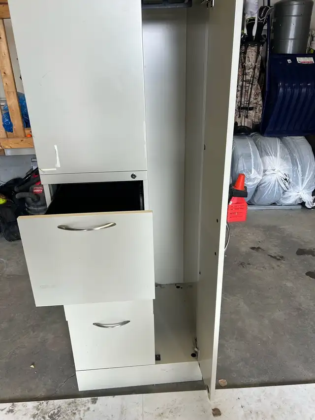 Filing Cabinet - Photo 2