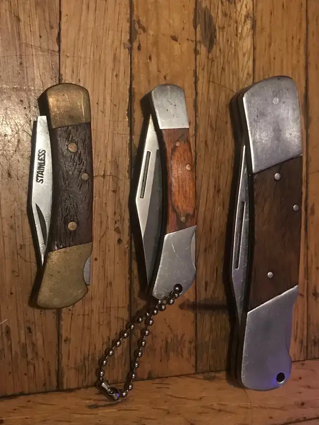 Lots Of Pocket Knives - Photo 2