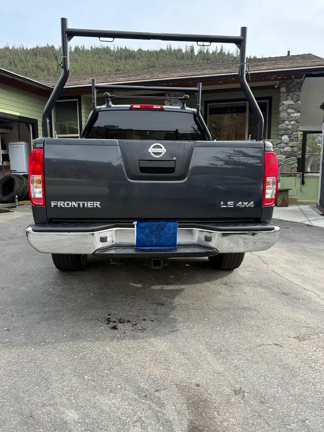 2011 Nissan Frontier Limited - Photo 5