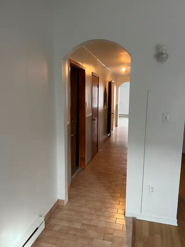 Verdun, Metro Lasalle, 4 1/2 -5 1/2, cours/stationnement