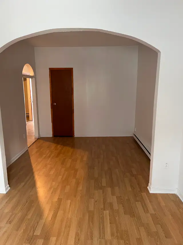 Verdun, Metro Lasalle, 4 1/2 -5 1/2, cours/stationnement - Photo 3