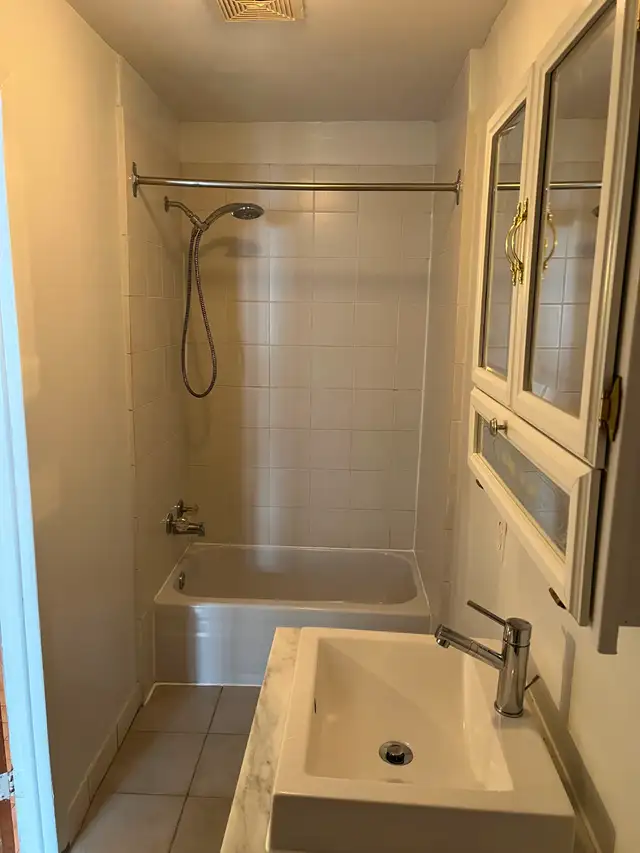 Verdun, Metro Lasalle, 4 1/2 -5 1/2, cours/stationnement - Photo 6