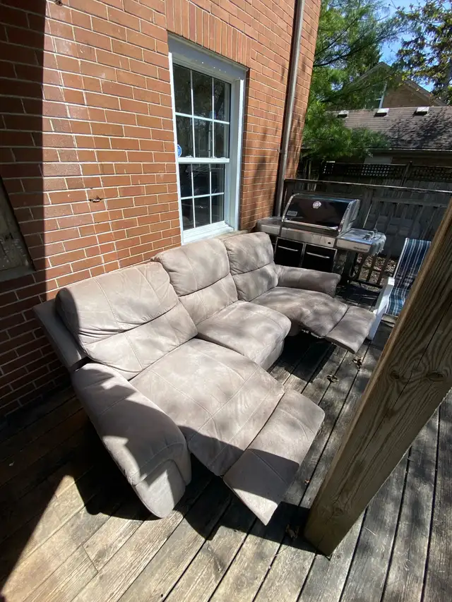 Reclining Sofa - Photo 3