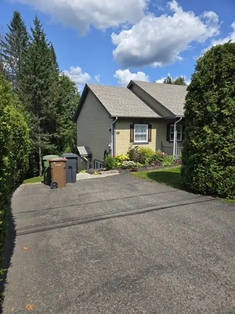 ST-SAUVEUR, rez-de-jardin