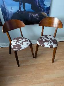 2 Chairs FOR SALE