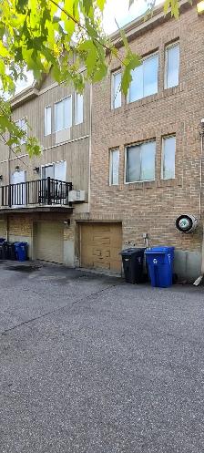 Furnished Corner Condo/Townhouse in Beaconsfield - Photo 8