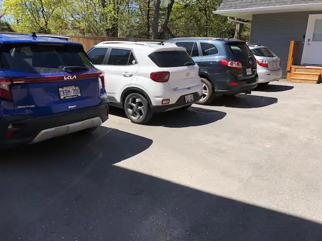 Parking spots for rent for the Summer - Photo 5