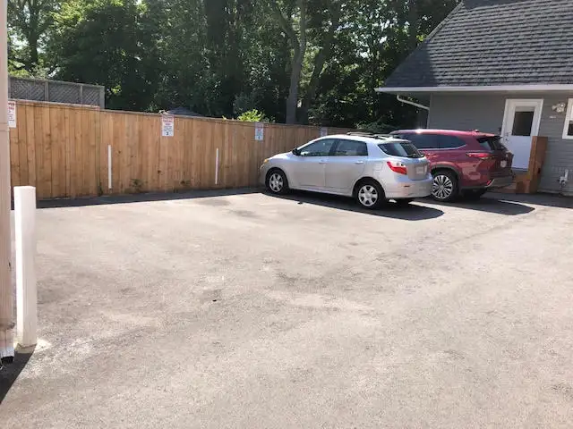 Parking spots for rent for the Summer - Photo 6