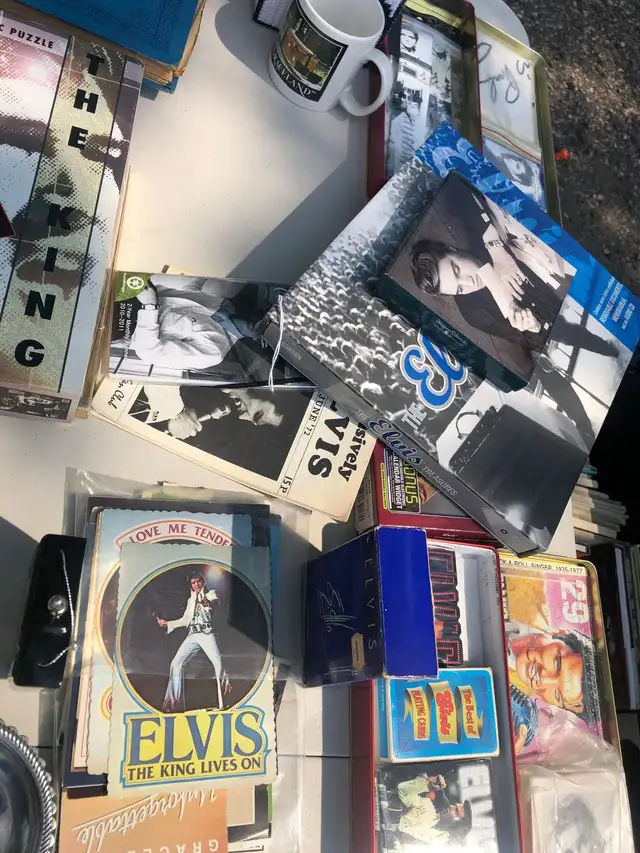 Elvis Memorabilia Selling as a lot - Photo 5