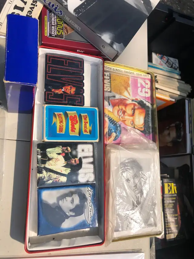 Elvis Memorabilia Selling as a lot - Photo 6
