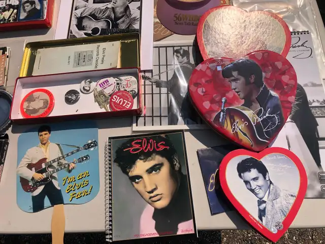 Elvis Memorabilia Selling as a lot - Photo 7