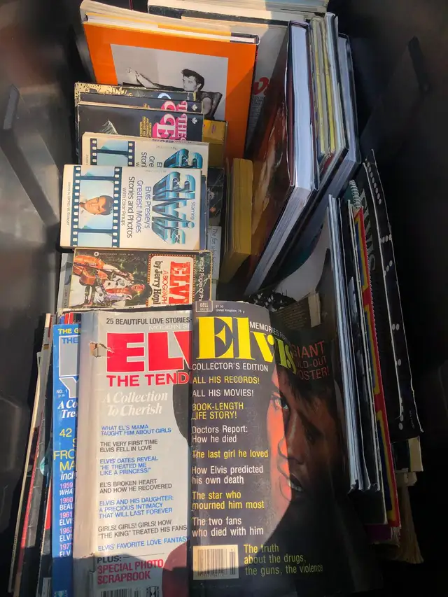 Elvis Memorabilia Selling as a lot - Photo 8