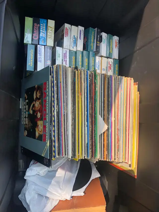 Elvis Memorabilia Selling as a lot - Photo 9