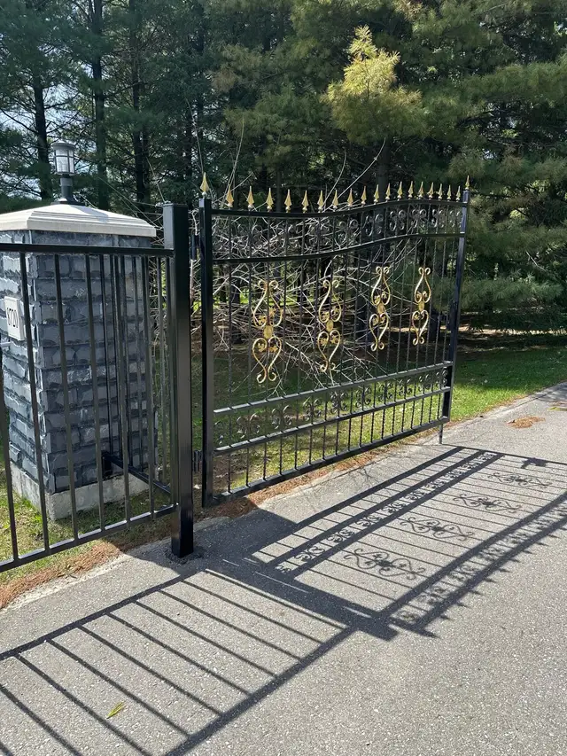 PAINTER NEEDED! - Photo 2