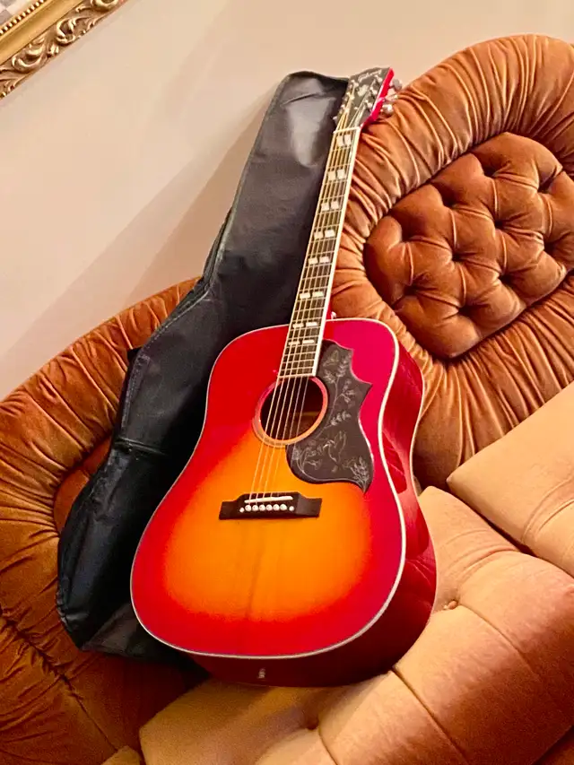 'NEW' Acoustic-Electric Guitar Hummingbird, Gibson Copy, GREAT!