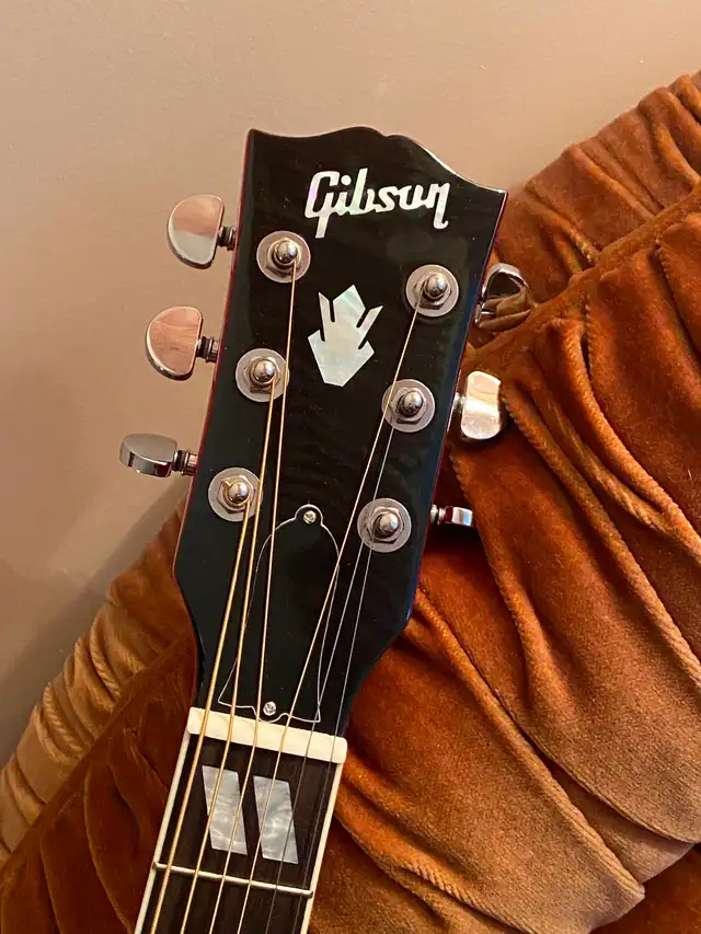 'NEW' Acoustic-Electric Guitar Hummingbird, Gibson Copy, GREAT! - Photo 7