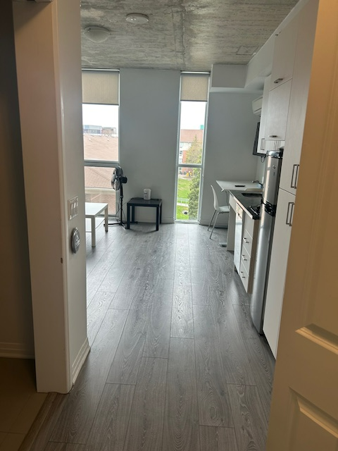 Room for rent. Contact  416-219-8208. $1,500   utilities - Photo 2