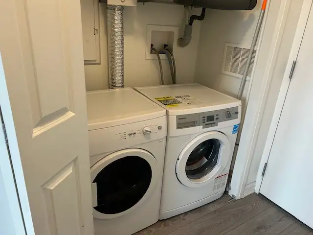 Room for rent. Contact  416-219-8208. $1,500   utilities - Photo 13