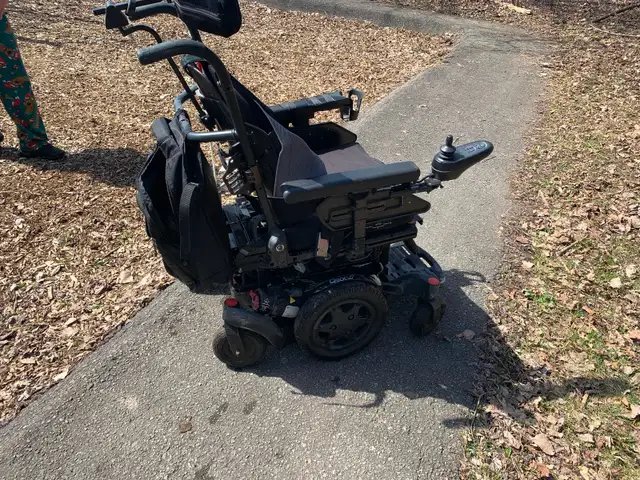 Electric wheelchair - Photo 5