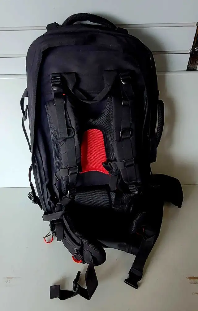 Mountain Warehouse Extreme Nevis 65  15L Backpack (32621051) - Photo 3