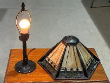 Tiffany-Style Stained Glass Table Lamp w Geometric Pyramid Shade - Photo 6