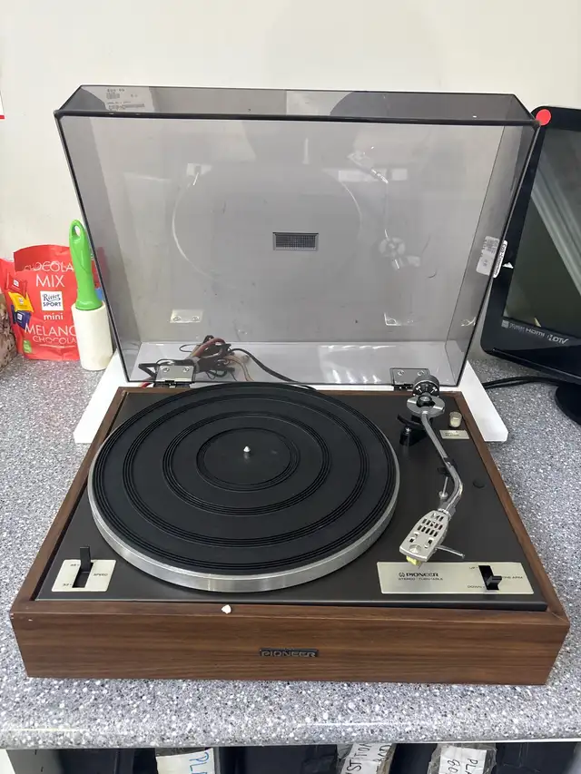 Pioneer PL-10 TurnTable Missing foot