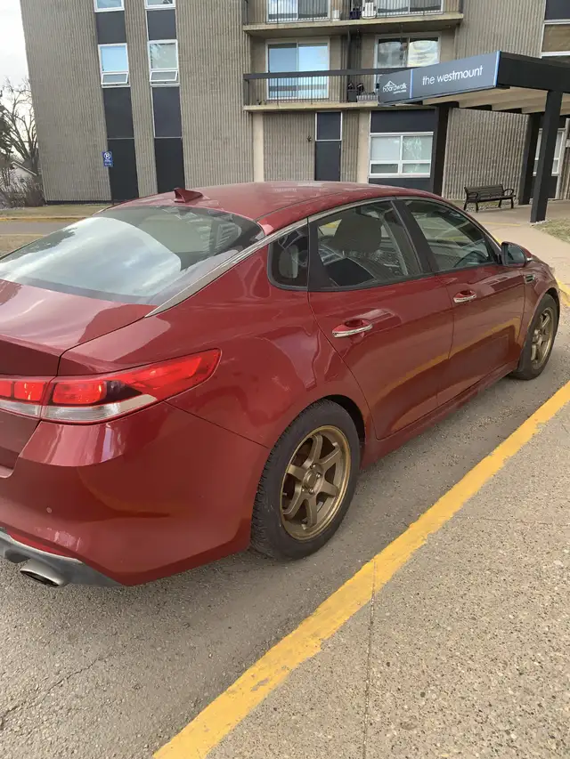 KIA Optima 2018 LX 4 doors - Photo 2